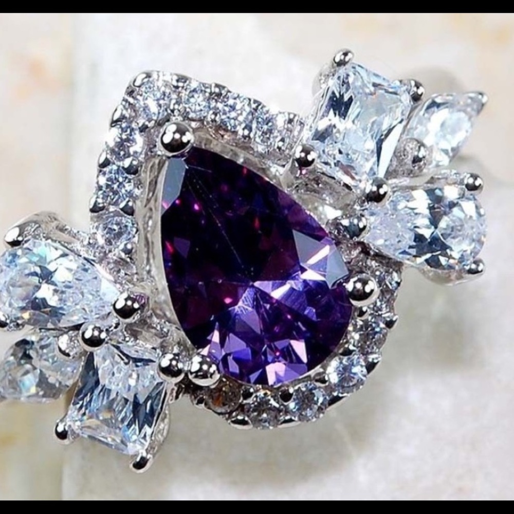 Stamped.925 Sterling Silver 4 Carat Amethyst Ring
